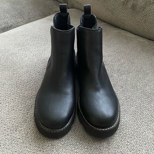 Womens Vici Dolls black boots
